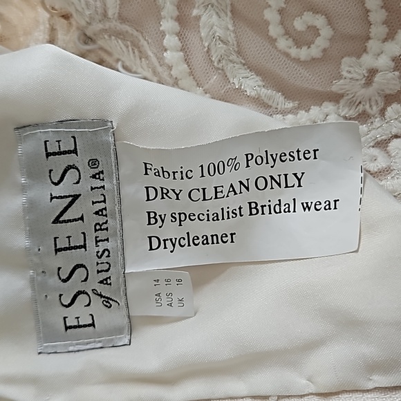 Wedding Dress - Picture 8 of 16